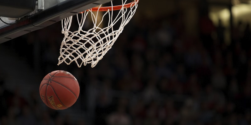 篮球比赛新闻配图 - NBA球员扣篮瞬间